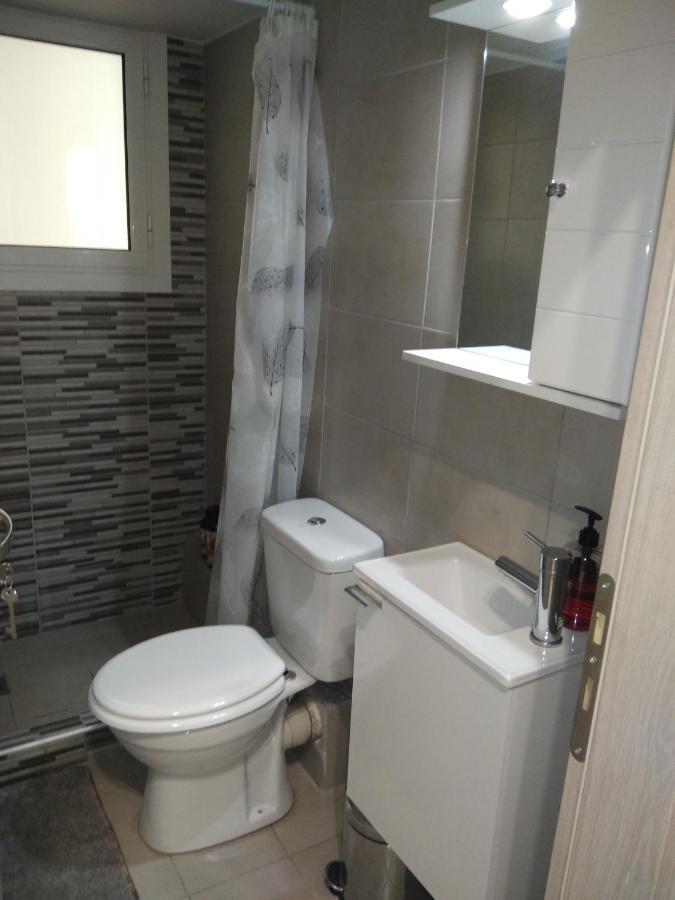 Apartment Little House In Kipseli